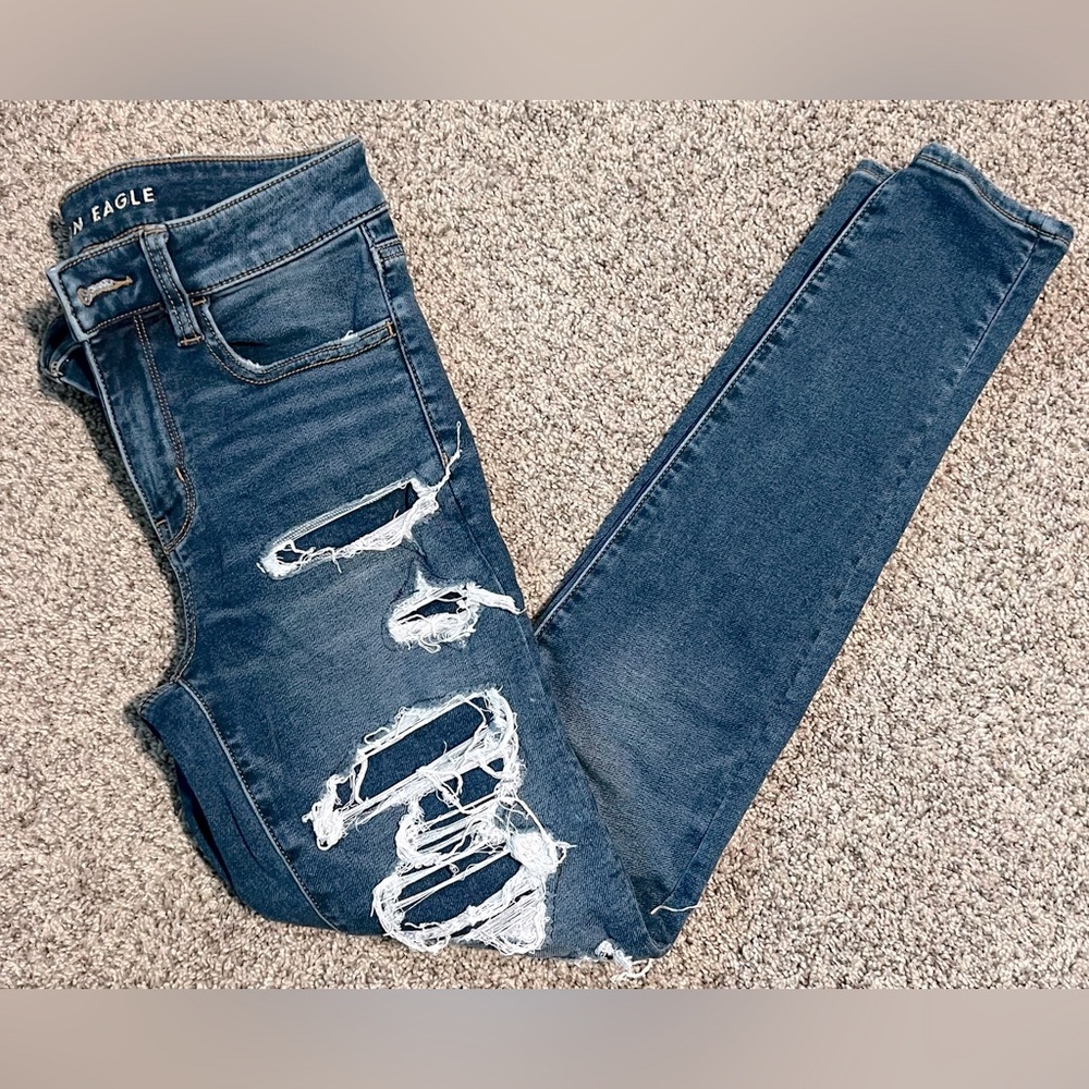 American Eagle Women’s Hi Rise patched Distressed Jeggings size 4